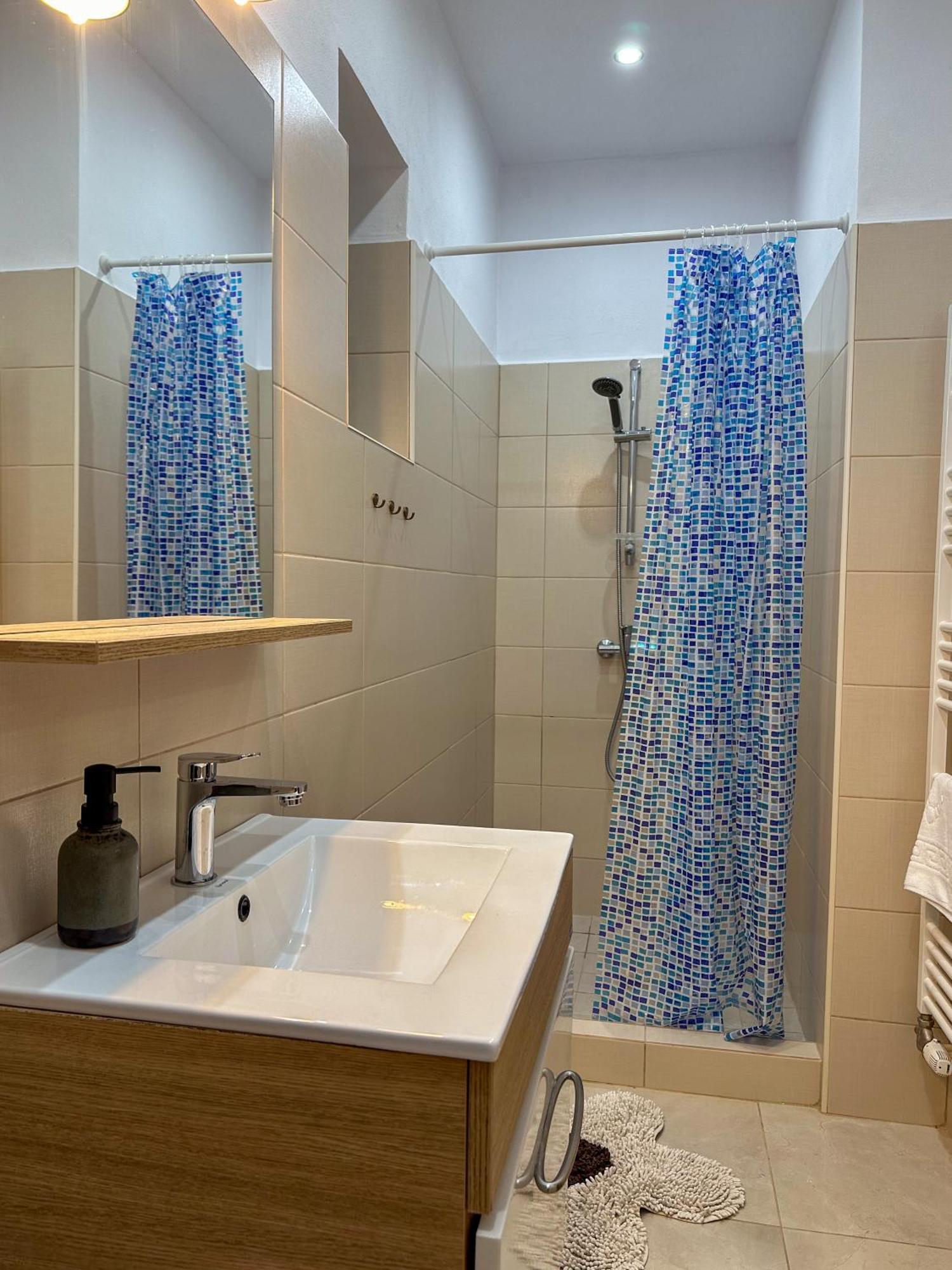 Serenity House Apartments Sibiu Phòng bức ảnh